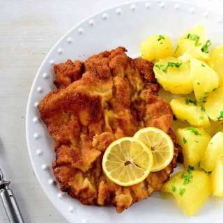 Vídeňský řízek – Czech Wiener Schnitzel (Weinersnitchel)