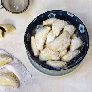 Povidlové šátečky – Czech Plum Butter Filled Cookies with Farmer´s Cheese Pastry