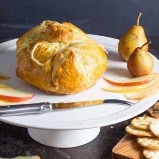 Baked Brie en Croûte With Apple and Pear Compote