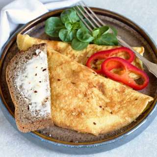 Fluffy Cheese Omelette