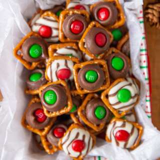 Christmas Pretzel Hugs