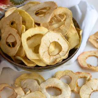 Homemade Dried Apples (Czech Křížaly)