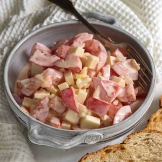 Tomato and Cheese Salad With Creamy Dressing