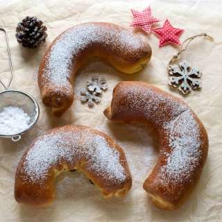 Czech Poppy Seed Horseshoe Rolls (Martinské podkovy)
