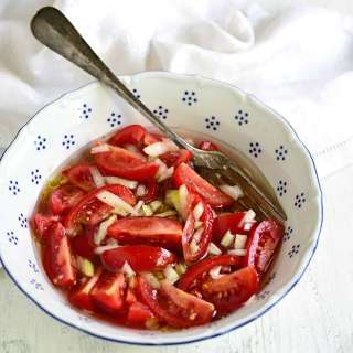 Rajčatový salát – Czech Tomato Salad