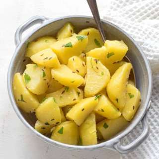 Boiled potatoes as a side dish