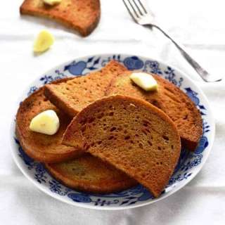 Topinka – Czech Fried Garlic Bread