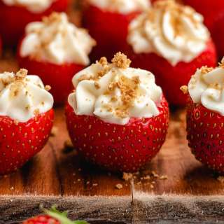 Cheesecake Stuffed Strawberries