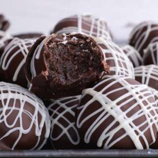Oreo Balls (Oreo Truffles)