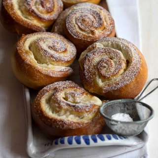 Pudding Custard Rolls (Czech Pudinkové šneky)