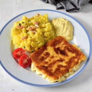 Smažený sýr - Czech Breaded Fried Cheese