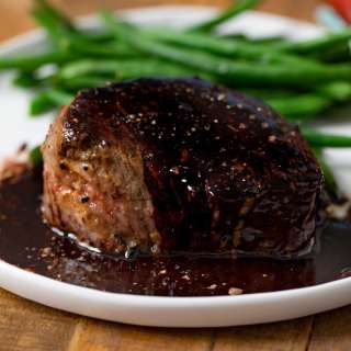 Filet Mignon with Red Wine Reduction