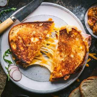 Cheddar, Ham and Homemade Mango Chutney Grilled Cheese Sandwiches