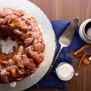 Cinnamon Roll Monkey Bread
